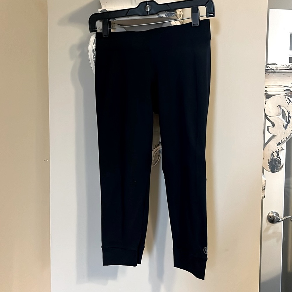 CAbi CS capri workout pants. New!